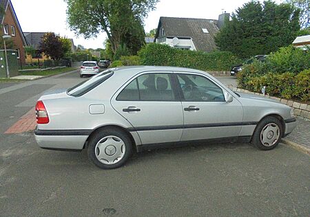 Mercedes-Benz C 180 C-Klasse Classic