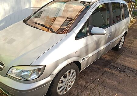 Opel Zafira 2.2 Executive/Klima/8fach Reifen/AHK/7 Sitze