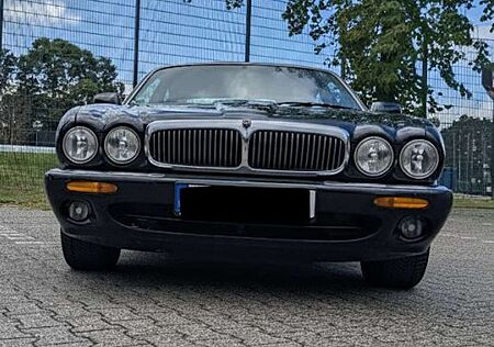 Jaguar XJ8 Executive 4.0 V8