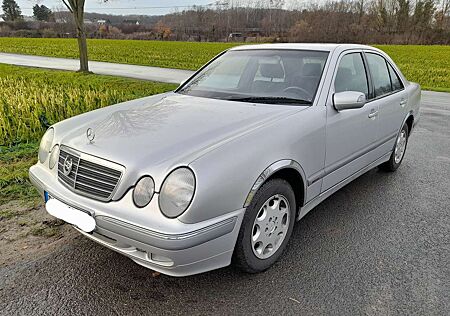 Mercedes-Benz E 200 Elegance *KLIMA*EGSHD*erst 107tkm*sehr gepflegt*