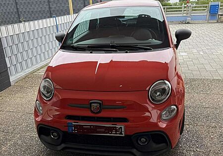 Abarth 695 1,4T-Jet16V695