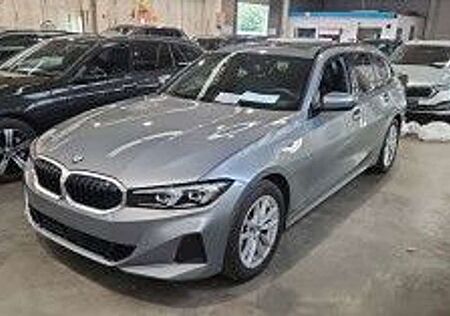 BMW 318 d T SHADOW*ACC*PANO*HARMAN&KARDON*PROF*LED