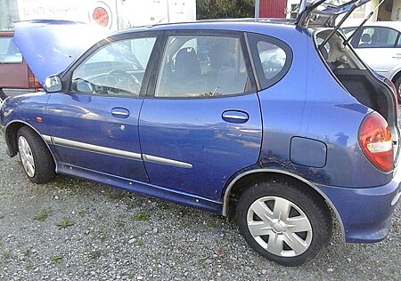 Daihatsu Sirion Automatik 4x4/ org 93000 km/ FH+Klima/ 2.Hd/ o.TUV