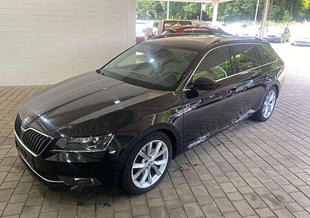Skoda Superb Combi 2.0 TDI DSG Ambition