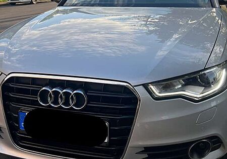 Audi A6 Avant 3.0 v6 TDI Ultra DPF S tronic