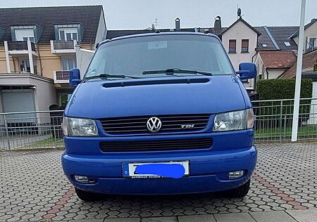 VW T4 Multivan Volkswagen Multivan T4 TDI 7DC UY2