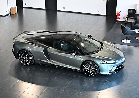 McLaren GT
