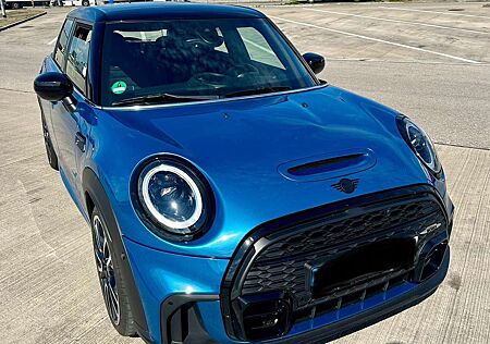 Mini Cooper S . John Cooper Works Aerodynamic Kit