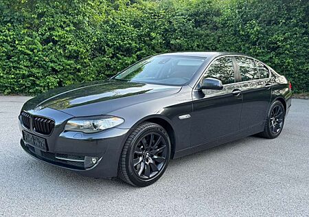 BMW 530 d Kamera Head-Up ACC Soft Close Toter Winkel