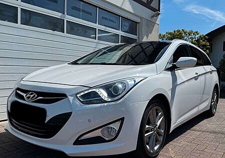 Hyundai i40 cw 1.7 CRDi Premium TÜV NEU Automatik, Pano