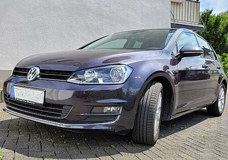 VW Golf Volkswagen 1.2 TSI BlueMotion Lounge AHK Temp. Sitzh.