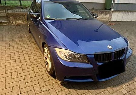 BMW 330i 330