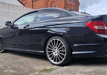 Mercedes-Benz C 63 AMG coupe