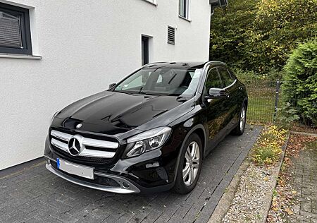 Mercedes-Benz GLA 220 d 4Matic 7G-DCT Urban