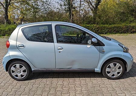 Toyota Aygo 1.0 Hellblau Met. TüvAsu 12/2024 Klima Servo...