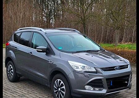 Ford Kuga 1.6 EcoBoost 2x4 Titanium