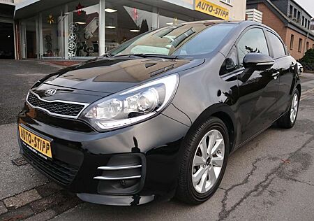Kia Rio 1.4 Dream Team NAVI RFK SITZH BLUET PDC BC