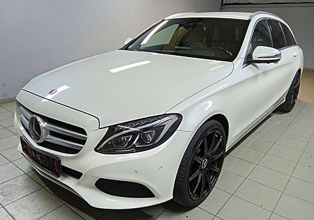 Mercedes-Benz C 300 T Vollausstattung