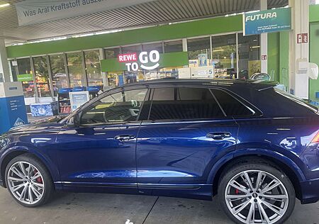 Audi Q8 55 TFSI quattro tiptronic. Sline