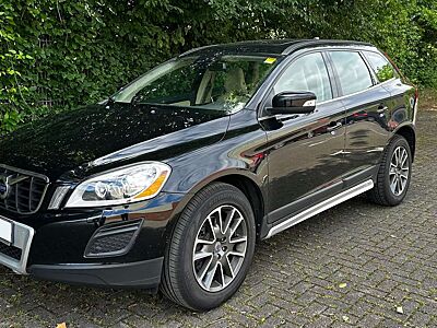 Volvo XC60 XC60 D4 AWD Edition Pro 5 Zylinder mit Echtholz Mittelkonsole