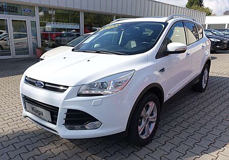 Ford Kuga Titanium *ALLRAD*XENON*GLASDACH*