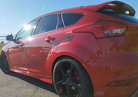 Ford Focus 1.5 EcoBoost Start-Stopp-System ST-Line