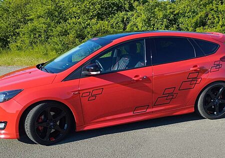 Ford Focus 1.5 ST-Line