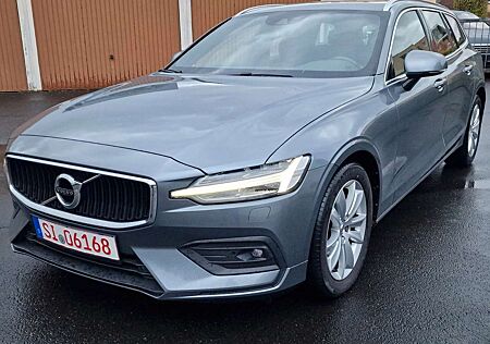 Volvo V60 Kombi Momentum Pro, LED,LEDER,NAVI,1 HAND