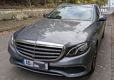 Mercedes-Benz E 220 gebraucht kaufen Mercedes-Benz E 220 d T 9G-TRONIC Exclusive