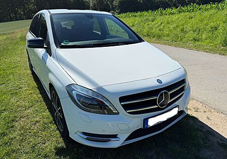 Mercedes-Benz B 200 7G * SPORT * NIGHT * BI-XENON