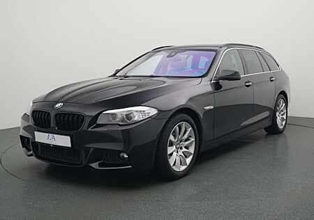 BMW 520 d Touring PANODACH+LEDER+RFKAMERA+NAV+SITZHZG