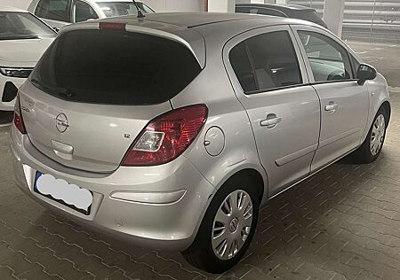 Opel Corsa D - Vollautomatik - Tüv bis April 2027