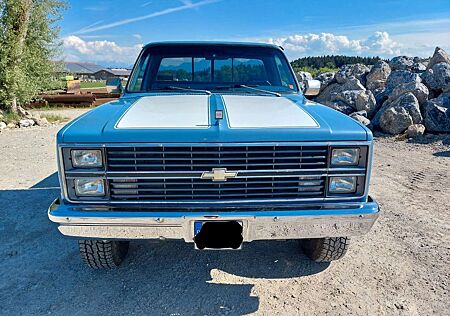 Chevrolet K30 Silverado 4x4