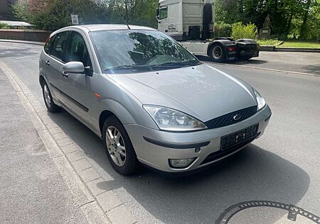 Ford Focus 1,6 Zahnriemen&TÜV&REIFEN NEU Klima 5-Türig