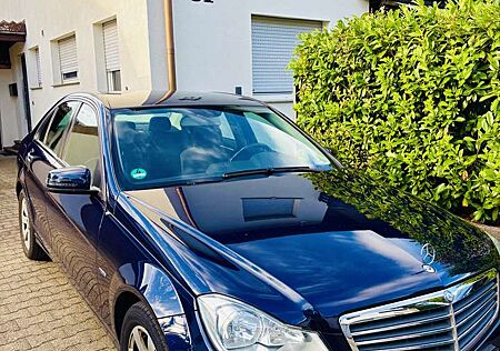 Mercedes-Benz C 200 CDI BlueEfficiency (204.001) Blau inkl. AHK.