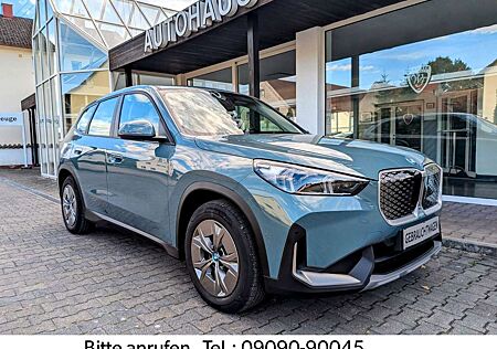 BMW iX1 xDrive30 *Leder*Premiumpaket*Anhängkupplung*
