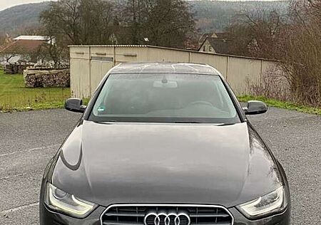 Audi A4 +2.0+TDI+DPF+multitronic+Attraction