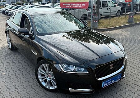 Jaguar XF 3.0 D Prestige*PANO*LEDER*GR.NAVI*BI.XEN*VOL*