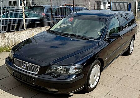 Volvo V70 2.4 D5 Premium / Automatik/TÜV NEU