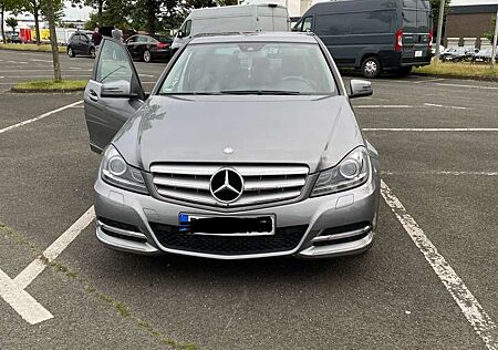 Mercedes-Benz C 200 (BlueEFFICIENCY) Avantgarde