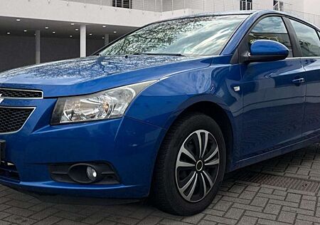 Chevrolet Cruze Hatchback LTZ TÜV/AU NEU,NAVI,KLIMA,PDC