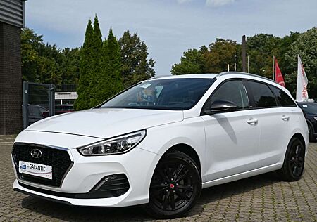 Hyundai i30 cw 1.6 CRDi YES! Navi Cam AHK DAB PDC