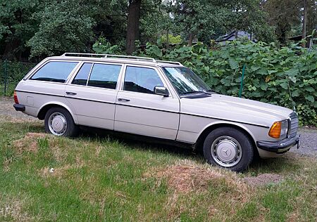 Mercedes-Benz 240 TD