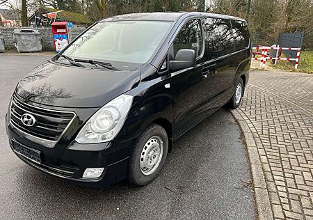 Hyundai H-1 2.5 CRDi Travel Family+8 Sitzplätze,Navigations