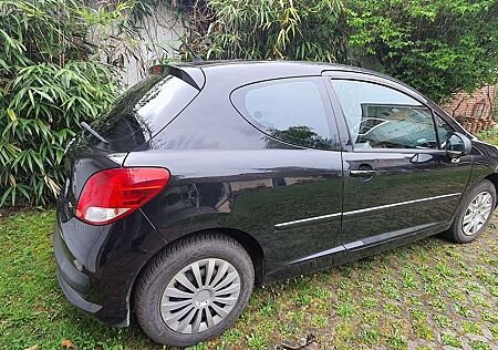 Peugeot 207 90 HDi FAP (Blue Lion)