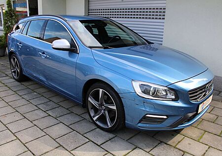 Volvo V60 T4 R-design BiXenon Leder Navigation Tempomat PDC