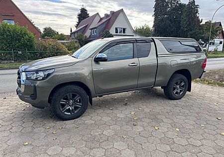 Toyota Hilux 2.8 Extra Cab 4x4*Hardtop*MwSt*Top Zustand