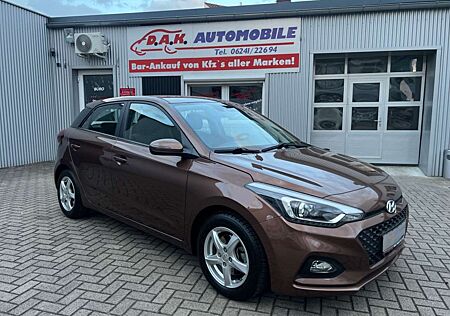 Hyundai i20 YES! Plus 2.Hand+38TKM+Kamera+CarPlay+SHZ