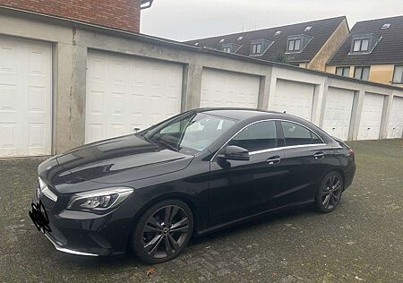 Mercedes-Benz CLA 180 Sportlich und elegant