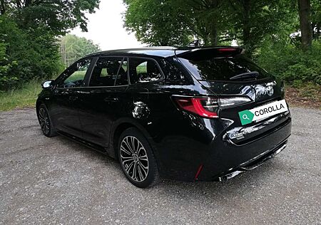 Toyota Corolla 2.0 Hybrid Touring Sports Team Deutschland